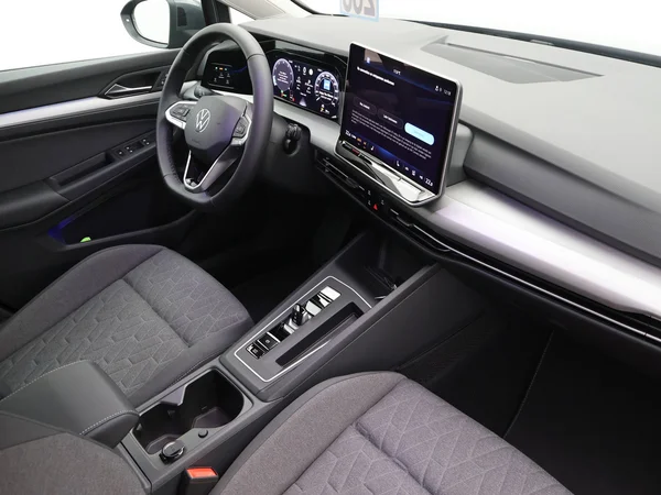 VOLKSWAGEN Golf VIII (2026) — foto 17 van 23