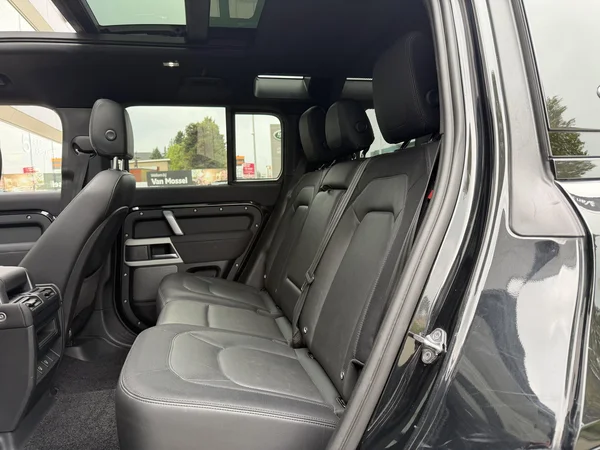 Land Rover Defender (2022) — foto 4 van 31