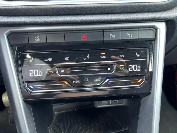 VOLKSWAGEN T-Roc Cabriolet (2023) — foto 18 van 38