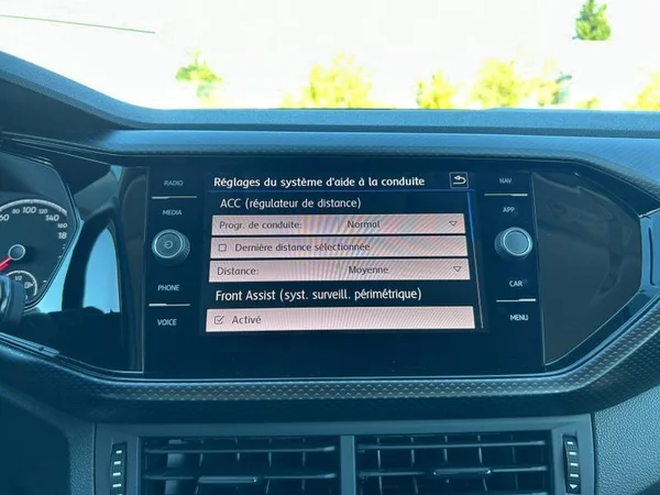 VOLKSWAGEN T-Cross (2020) — foto 10 van 31