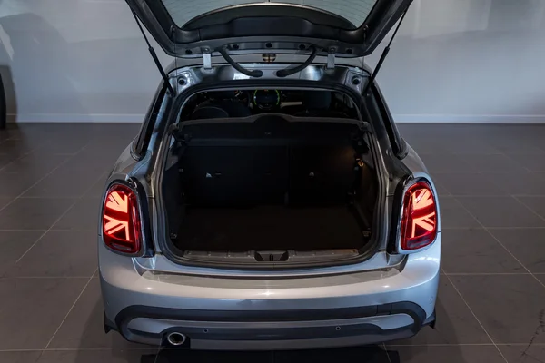 MINI Cooper (2024) — foto 6 van 35