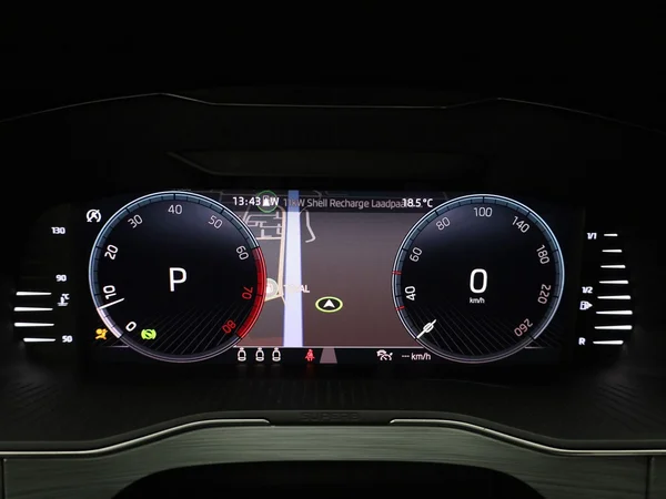 Škoda Superb (2022) — foto 13 van 43