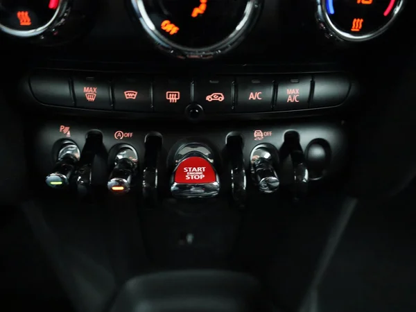 MINI One (2021) — foto 14 van 38