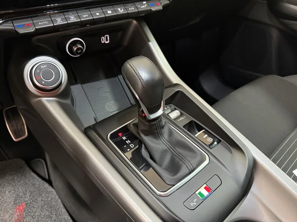 Alfa-Romeo Tonale (2024) — foto 8 van 28