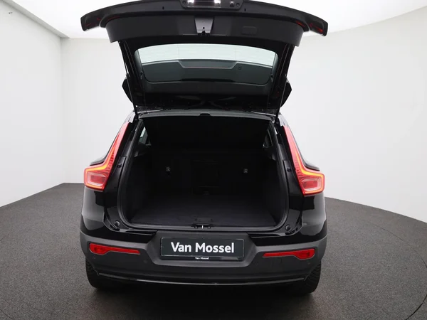 Volvo XC40 (2023) — foto 3 van 41