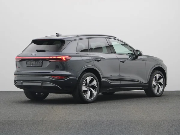 AUDI Q6 e-tron (2025) — foto 12 van 22