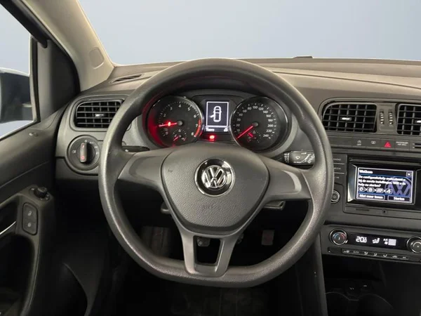 VOLKSWAGEN Polo (2017) — foto 5 van 28