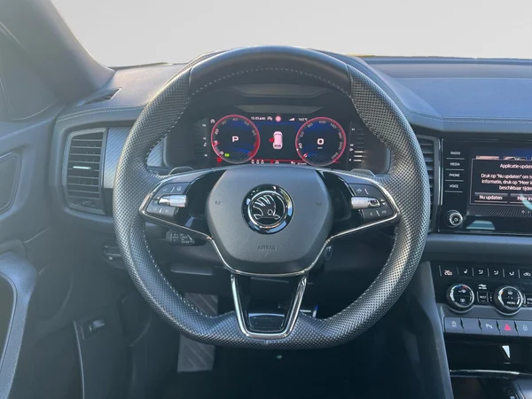 SKODA Kodiaq (2023) — foto 4 van 24