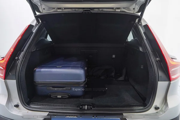 Volvo XC40 PHEV (2022) — foto 8 van 42