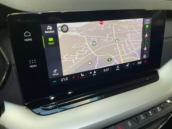SKODA Octavia Combi (2024) — foto 15 van 15