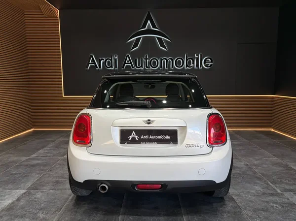 Mini Cooper (2014) — foto 15 van 19