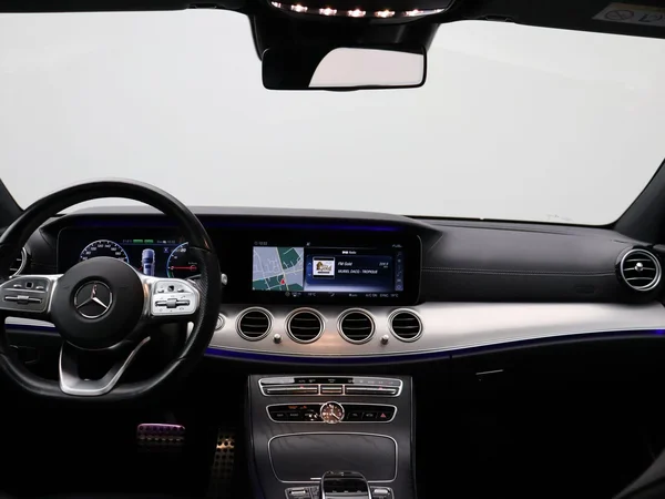 Mercedes-Benz E-Klasse (2020) — foto 18 van 32