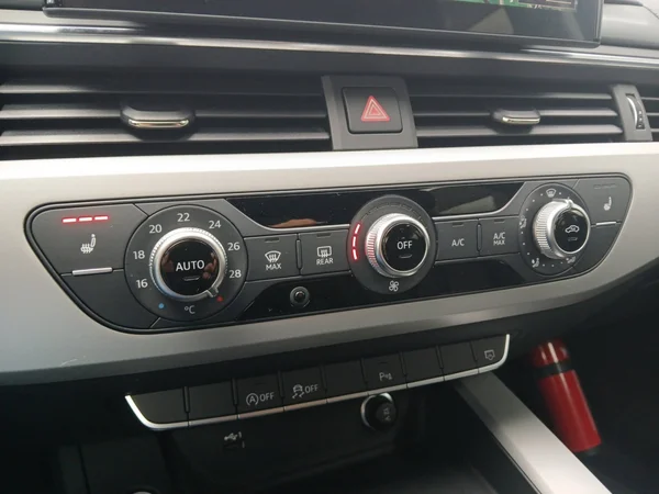 AUDI A4 Avant (2023) — foto 4 van 18