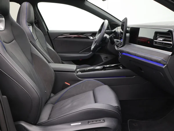 VOLKSWAGEN Passat SW (2024) — foto 32 van 32