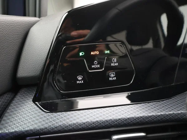 Volkswagen Golf (2021) — foto 14 van 28
