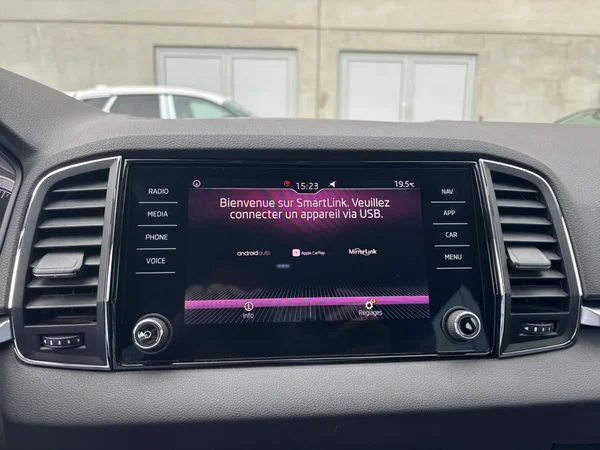 SKODA Karoq (2018) — foto 9 van 21