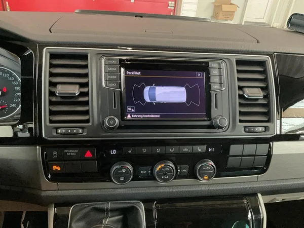 VOLKSWAGEN Multivan T6 Dsl (2018) — foto 5 van 22