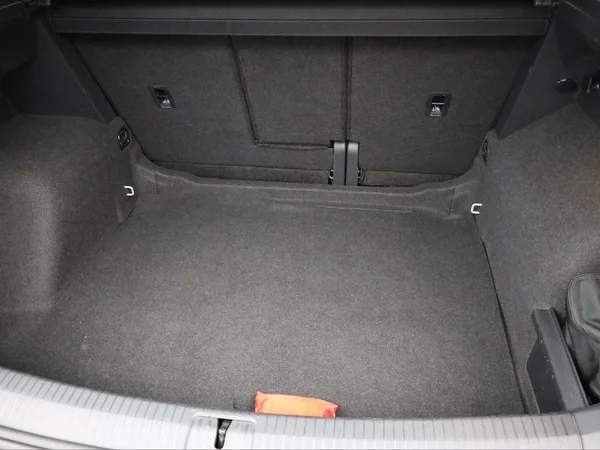VOLKSWAGEN Tiguan (2021) — foto 2 van 22