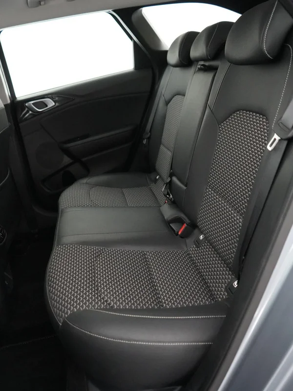 Kia cee'd (2023) — foto 11 van 21