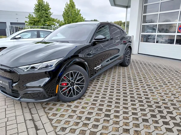 Ford Mustang Mach-E (2025) — foto 12 van 25