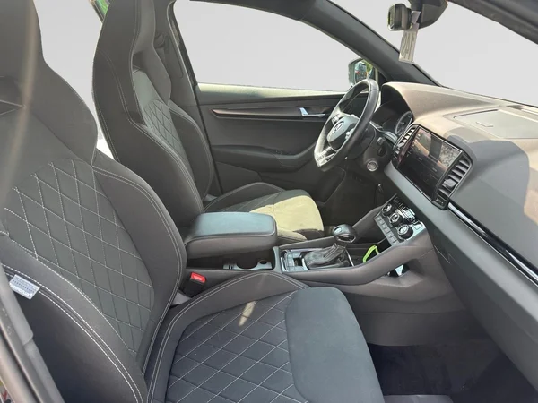 SKODA Karoq Dsl (2020) — foto 3 van 8