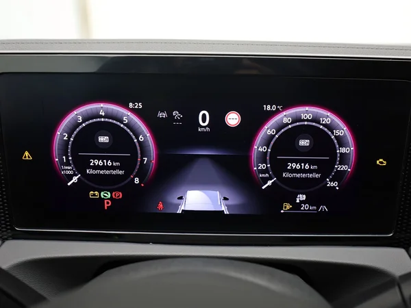 VOLKSWAGEN Tiguan (2024) — foto 17 van 20
