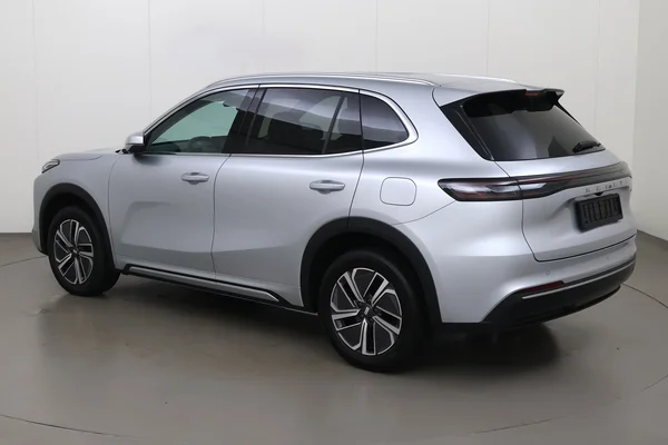 GEELY Starray EM-i (PHEV) (2026) — foto 11 van 17