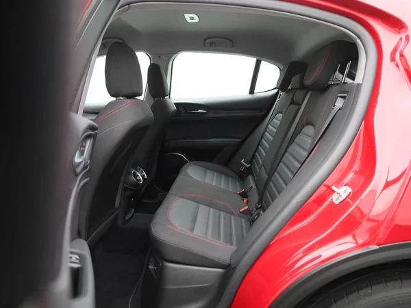 Alfa Romeo Stelvio (2022) — foto 4 van 44
