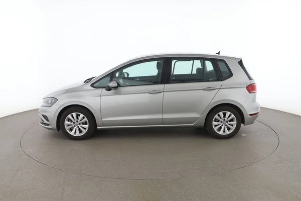 Volkswagen Golf (2020) — foto 9 van 16