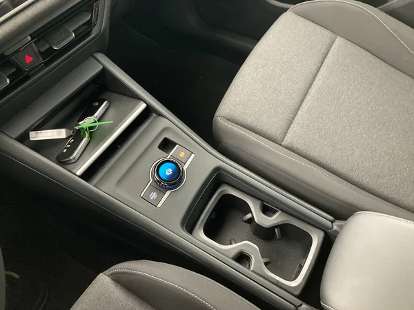 VOLKSWAGEN Tiguan (2025) — foto 18 van 36