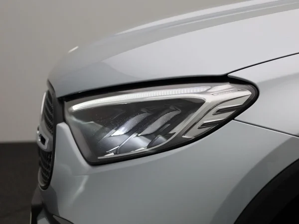 Mercedes-Benz GLC (2025) — foto 8 van 47