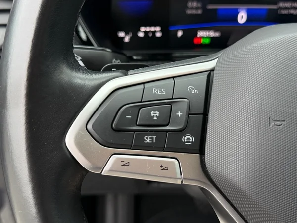 VOLKSWAGEN T-Cross (2023) — foto 2 van 18