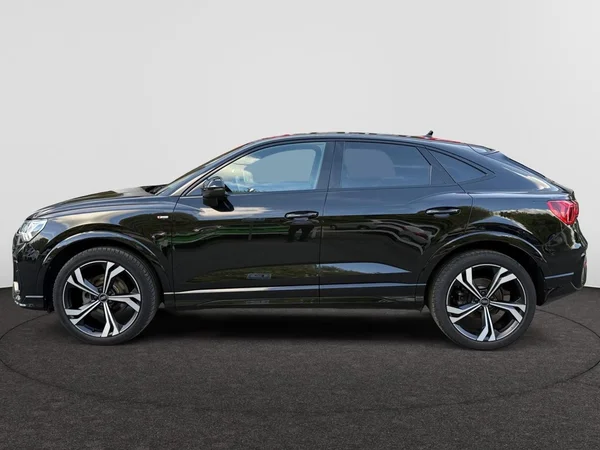AUDI Q3 Sportback (2023) — foto 10 van 17