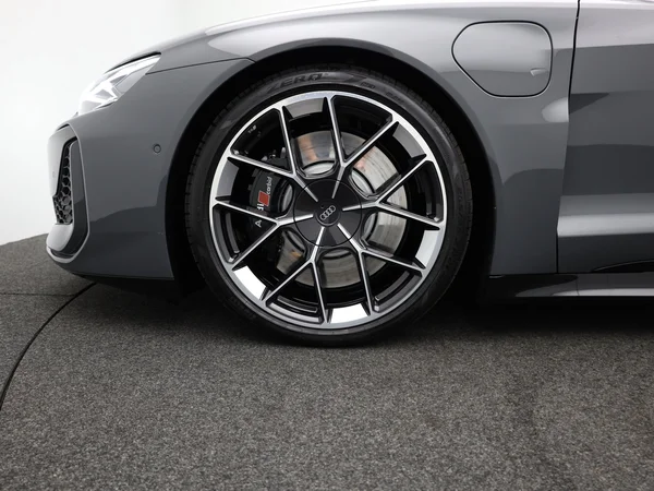 AUDI RS e-tron GT (2025) — foto 6 van 29