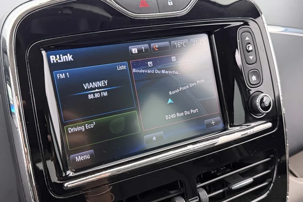 Renault Zoe (2017) — foto 13 van 47
