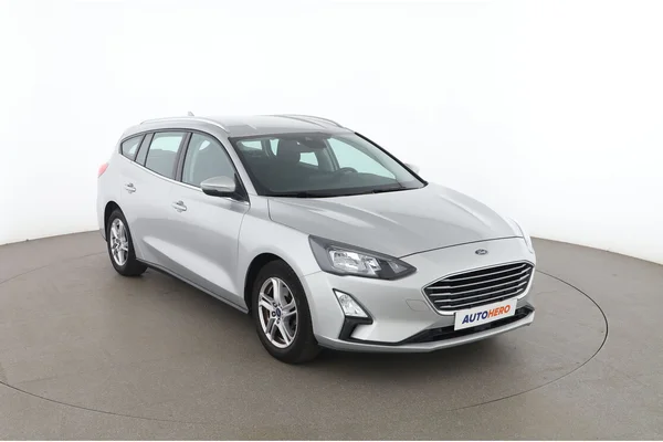 Ford Focus (2020) — foto 14 van 16