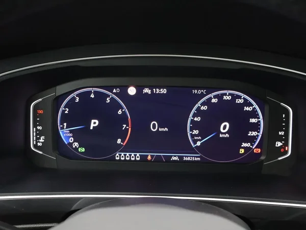 Volkswagen Tiguan Allspace (2024) — foto 8 van 35