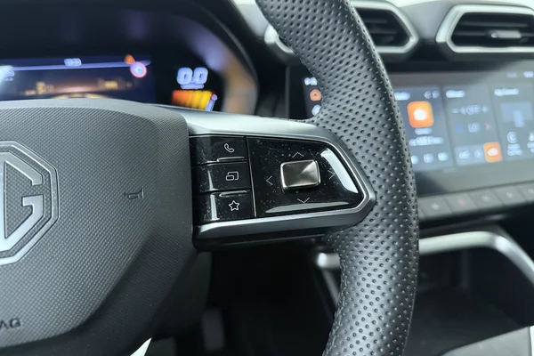 MG ZS Hybrid+ (HEV) (2025) — foto 7 van 20