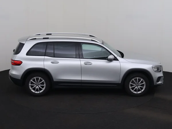 MERCEDES GLB 180 (2021) — foto 23 van 27