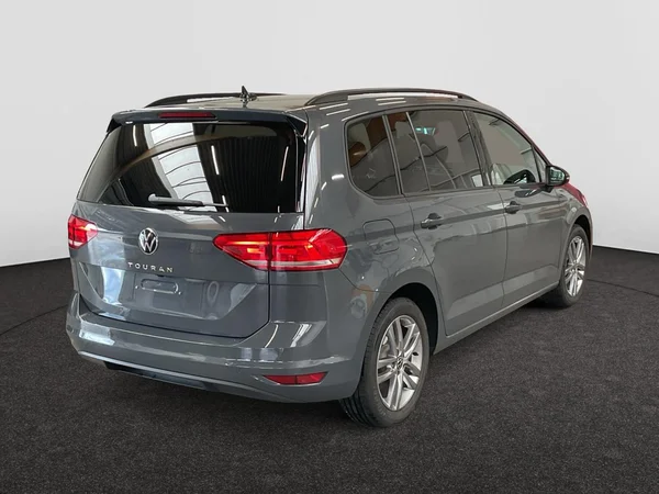 VOLKSWAGEN Touran (2025) — foto 18 van 22