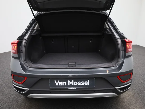 Volkswagen T-Roc (2024) — foto 6 van 39