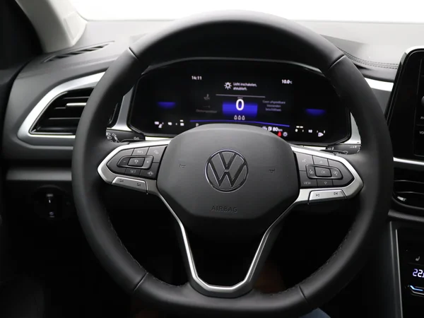 VOLKSWAGEN T-Roc (2024) — foto 17 van 25