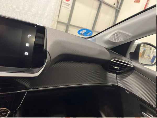 Peugeot E-208 (2021) — foto 47 van 51