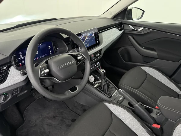 SKODA Kamiq (2025) — foto 15 van 18
