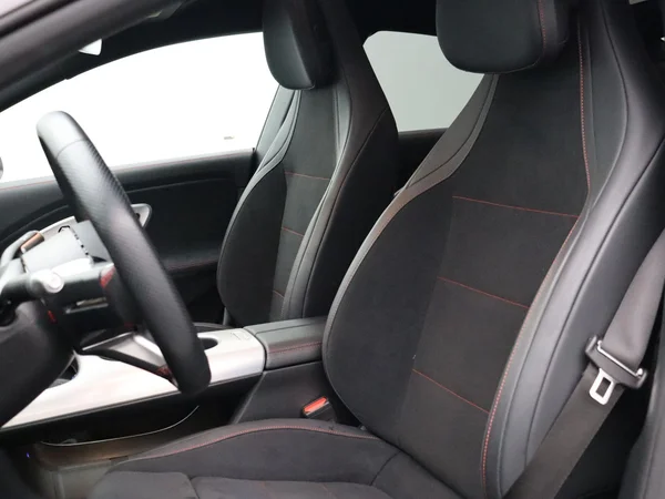 Mercedes-Benz CLA (2025) — foto 4 van 30