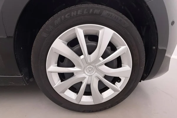Opel Corsa (2025) — foto 25 van 32