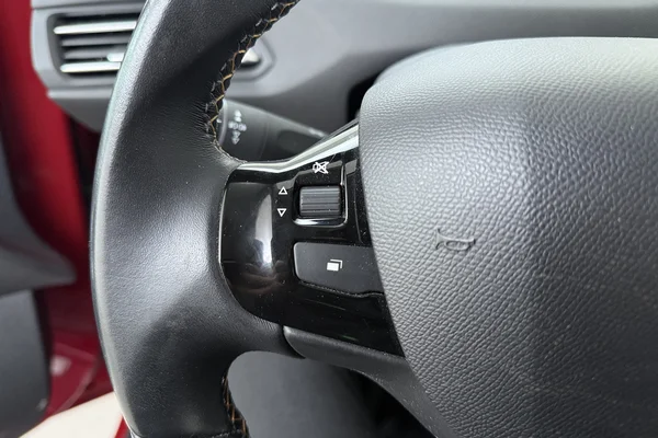 Peugeot 308 (2020) — foto 7 van 20
