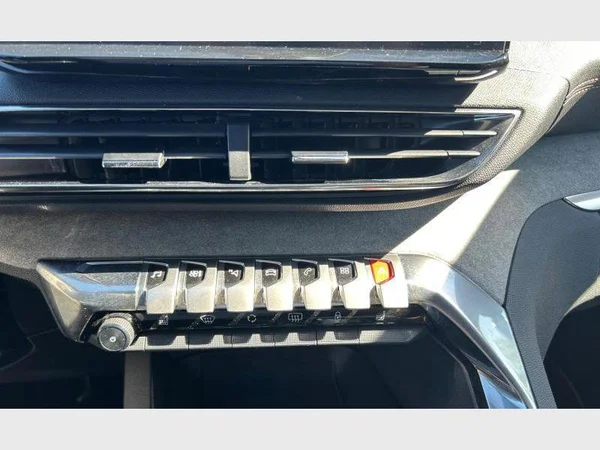 Peugeot 5008 (2022) — foto 11 van 30