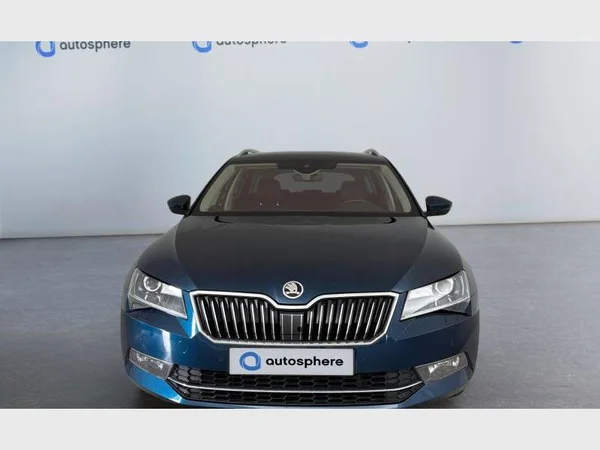Skoda Superb Combi (2019) — foto 8 van 15