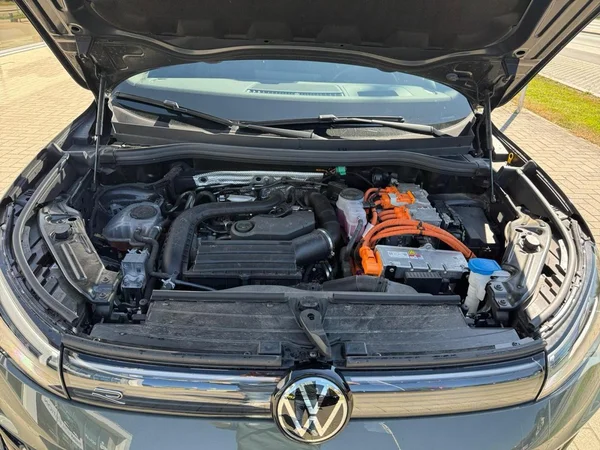 VOLKSWAGEN Tiguan eHybrid (PHEV) (2025) — foto 17 van 24